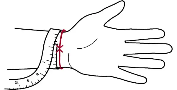 راهنمای کامل انتخاب ساعت مچی متناسب با سایز مچ دست 3 wrist size2